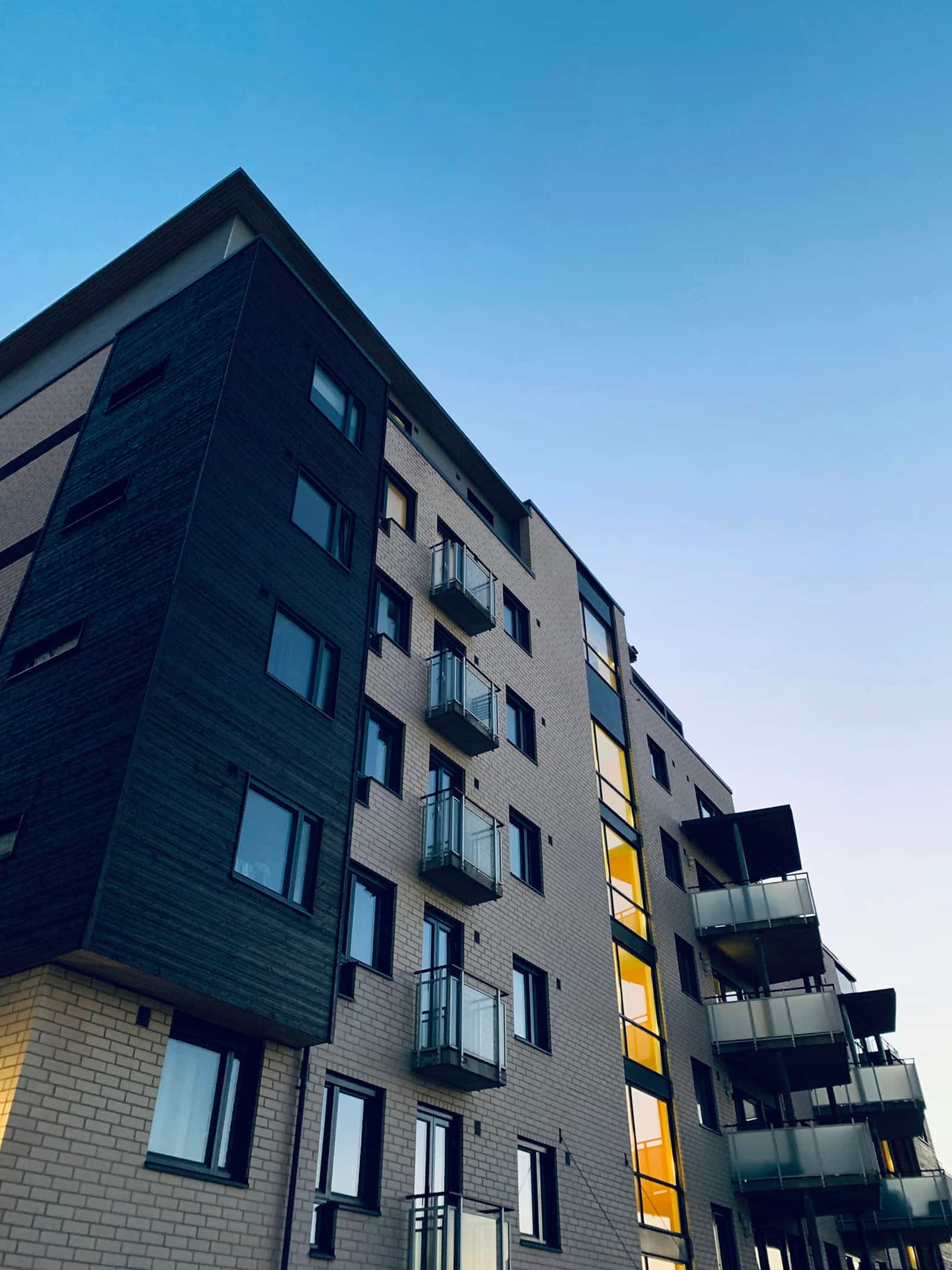 Fachada de condomínio residencial moderno